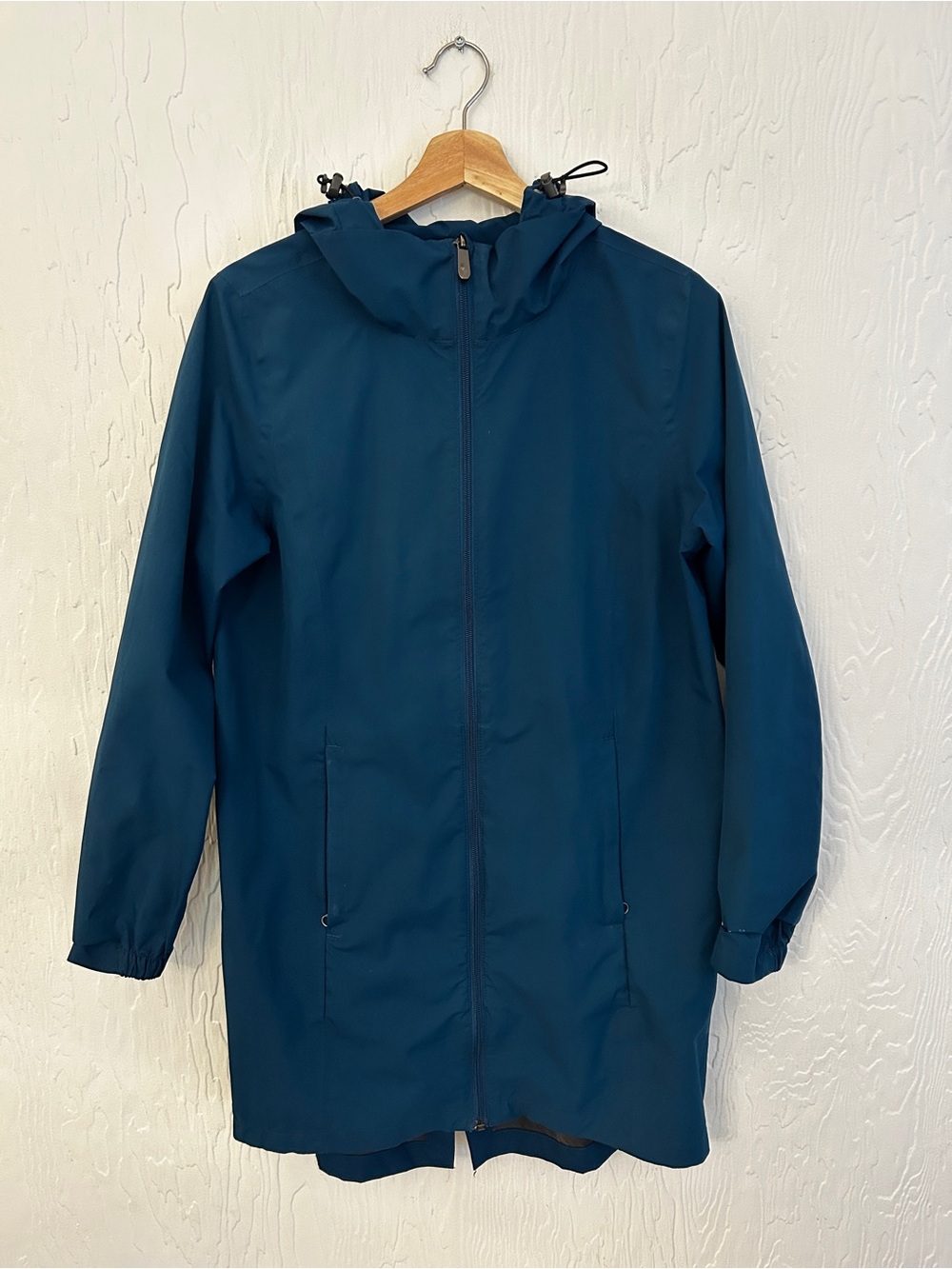 LOLE Rain Coat Lightweight Blue Size Medium Mid Length Waterproof Gorpcore